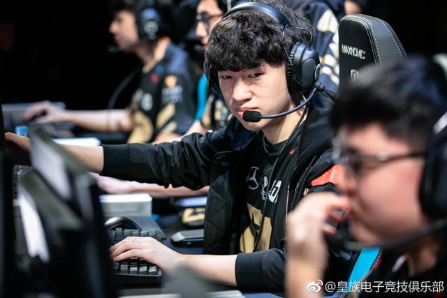 YIHAO-包含Uzi在C9比赛中精彩发挥，高光表现引发热议！的词条