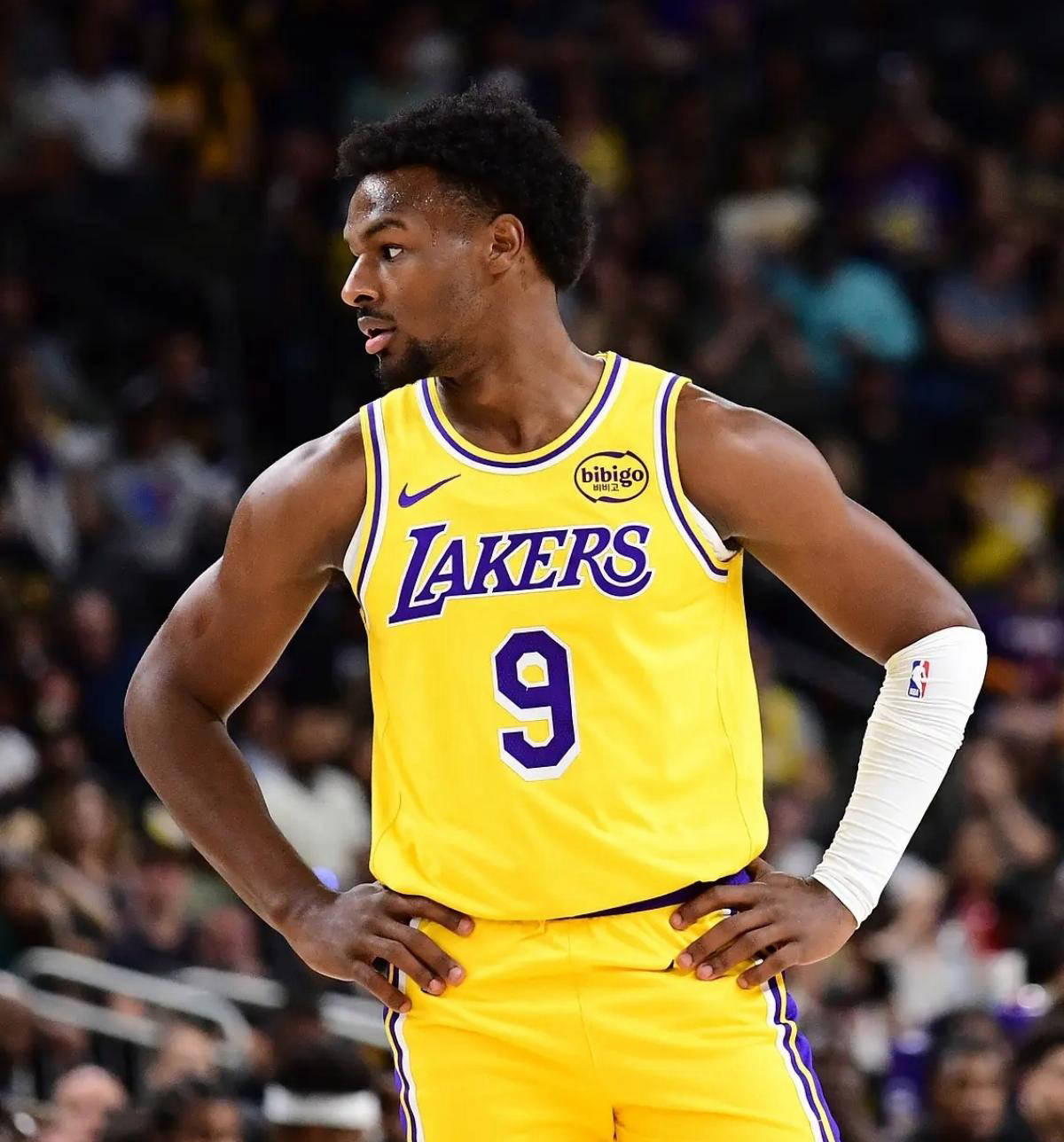 壹号-Ming回归赛场，比分优势明显首场状态亮眼，湖人观众沸腾！的简单介绍